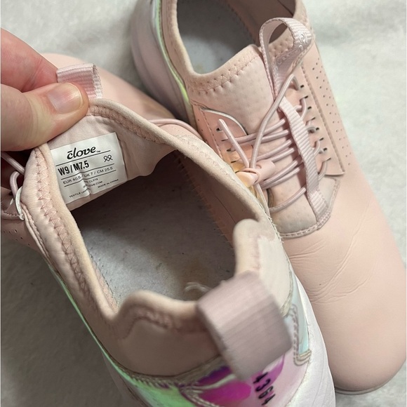 Clove womens 9 Shoes Sneakers Healthcare Nursing Pink Holographic Limited Ed - Picture 8 of 10
